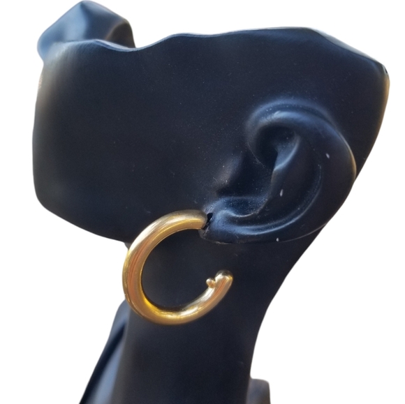 MONET VINTAGE  RARE 1950s GOLDPLATED SOLID HOOP STYLE EARRINGS - Picture 1 of 8